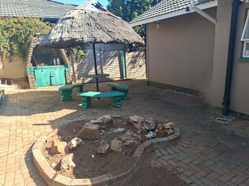Braai area with zen garden