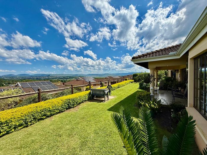 Eagle Ridge Estate Townhouse For Sale: Three bedrooms, large garden, scenic views.