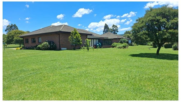 Amber Valley Townhouse For Sale: 3 beds, solar panels, enclosed veranda, secure estate.