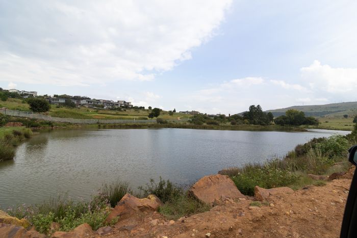For Sale: 391HA Farm in Alewynspoort with game, equestrian facilities, and income potential.