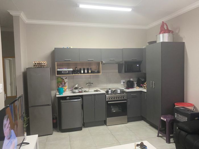 For Sale: 3-bedroom house in Trichardt with secure neighborhood amenities.