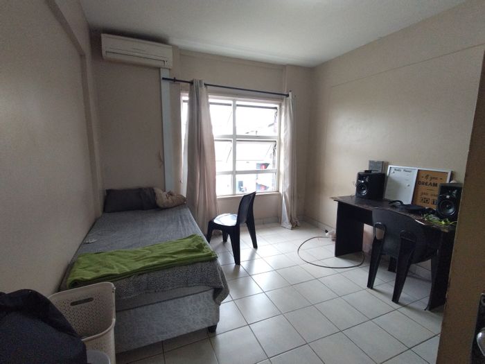 2-bedroom apartment for sale in Musgrave, near DUT, with secure parking.