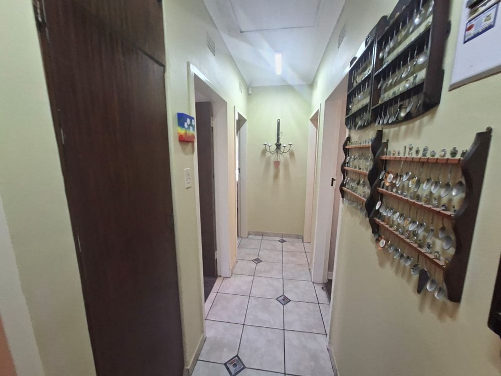 Passage to bedrooms