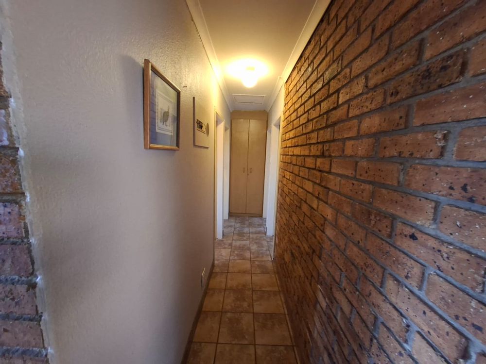 Passage to bedrooms