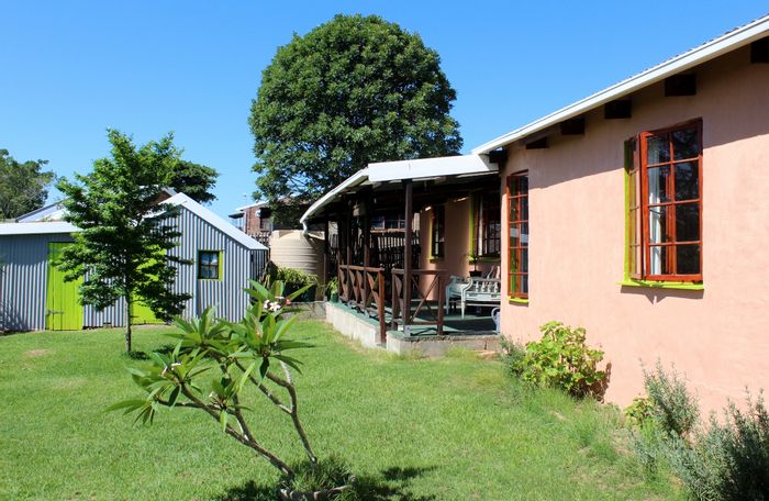 For Sale: House in Bathurst Central with 4 beds, solar power, and rainwater storage.