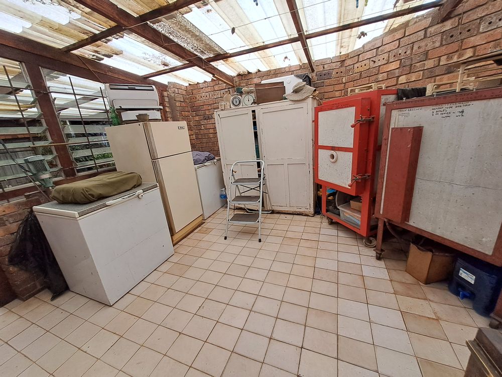 Loads of space from kitchen