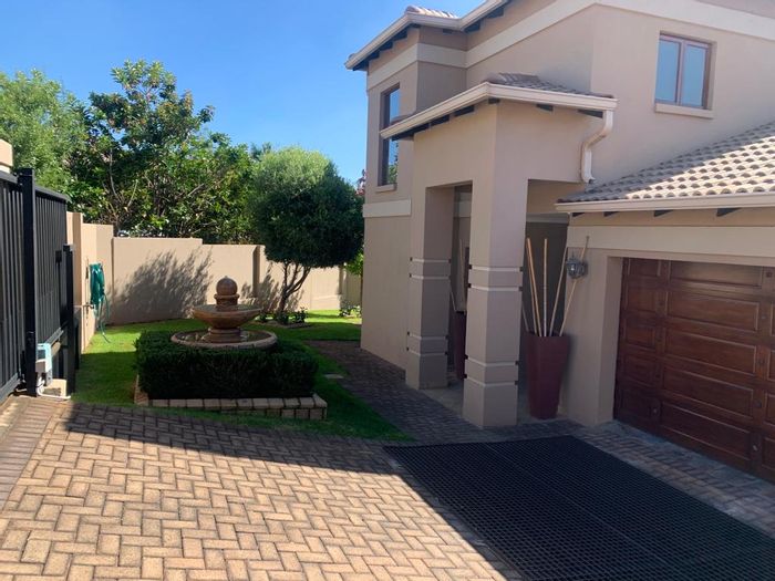 3-Bedroom Townhouse To Rent in Chancliff AH with garden service and 24-hour security.