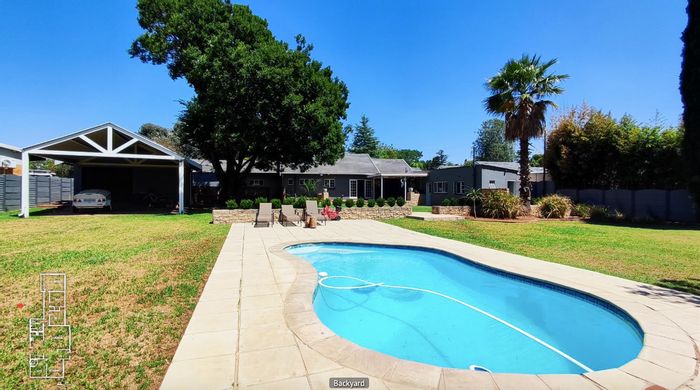 Rynfield House For Sale: 4 bedrooms, pool, spacious yard, secure living.
