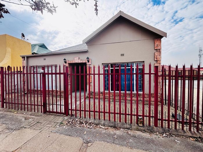 3-Bedroom House with Separate Flat, Double Garage in Krugersdorp West - For Sale