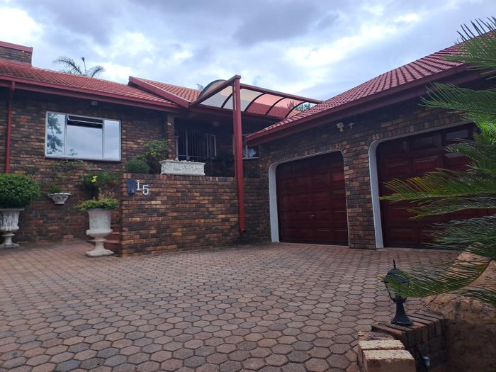 House To Rent in Wilro Park: Spacious layout, pool, lapa, and double garage.