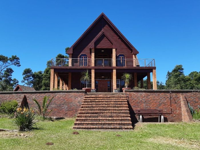 Spacious Stutterheim Central house for sale with expansive garden and versatile layout.