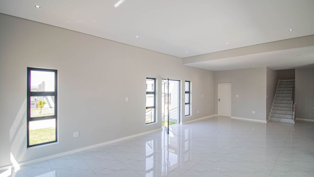 Open plan to front door