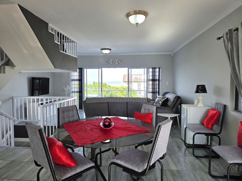 Mid level open living area