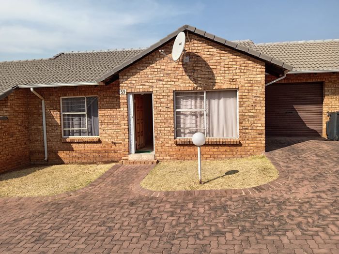 For Sale: Apartment in Princess AH with 2 bedrooms, garage, and secure complex.