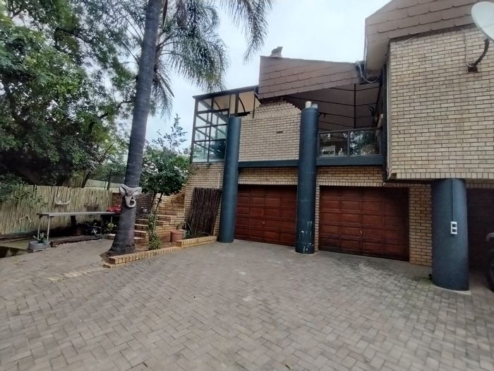 For Sale: Spacious 5-Bedroom House in Safari Gardens with Pool and Flatlets.