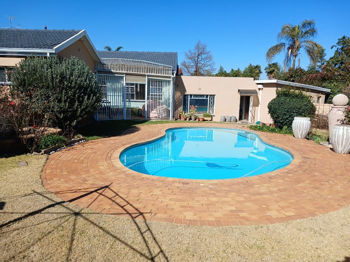 For Sale: Spacious 6-bedroom house in Greenhills with dual living potential.