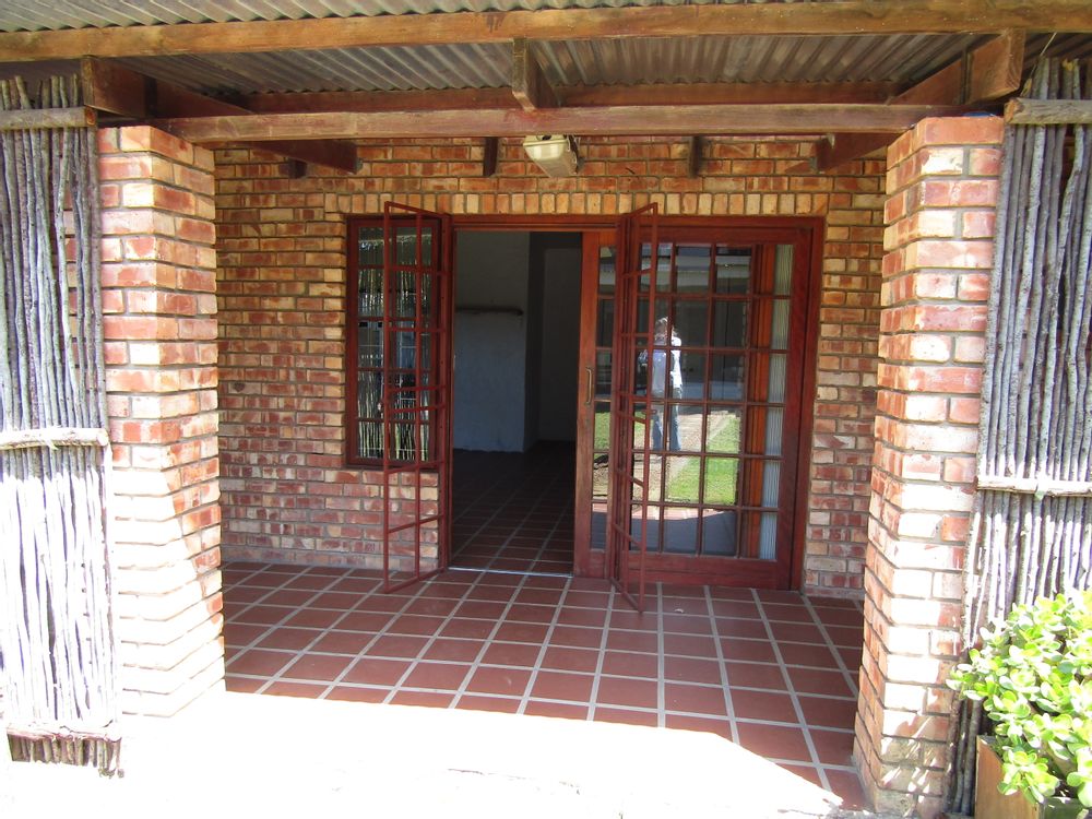 Entrance to garden flat
