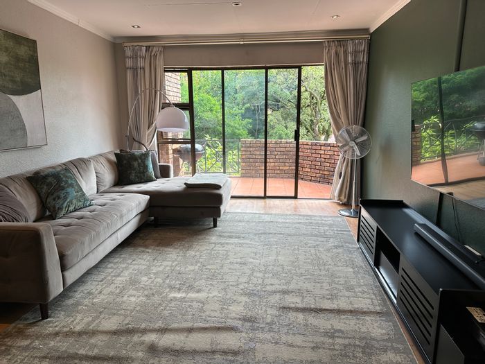 Northgate Townhouse For Sale: 2 beds, pool, balcony, secure complex, garage.