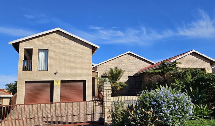 Wavecrest House For Sale: 3 beds, sea views, entertainment area, double garage.