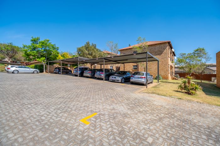 Amorosa Apartment For Sale: 2 Bedrooms, private patio, communal braai area.