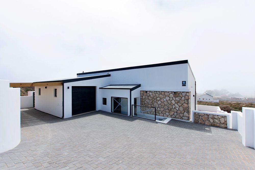 Single garage with pergola for vehicle