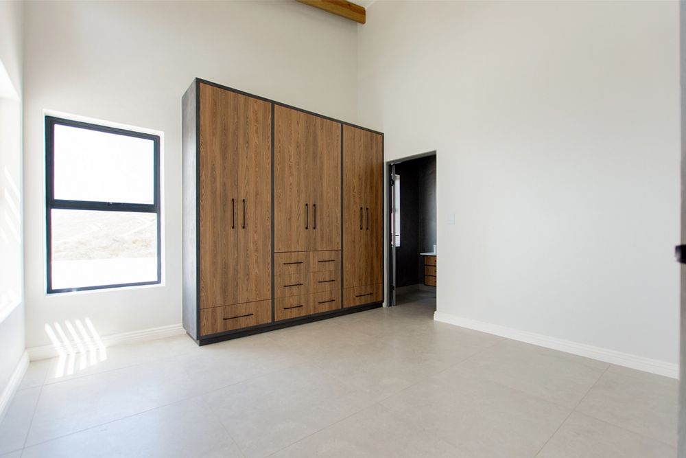 Main bedroom with ensuite