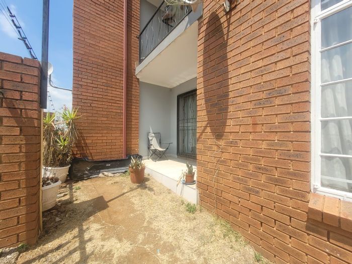 2-Bedroom Apartment For Sale in Chancliff AH with private garden and parking.