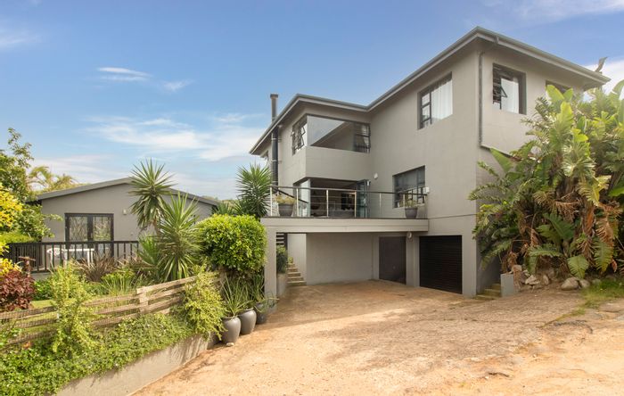 East Bank House For Sale: 3 beds, pool, sea views, granny flat, dual garages.