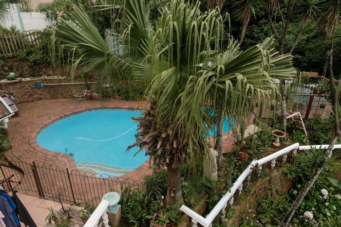 Amanzimtoti House For Sale: 5 beds, sea views, pool, office space, ample parking.