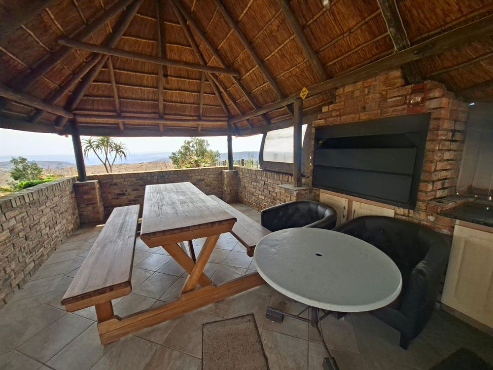 Built in braai in lapa