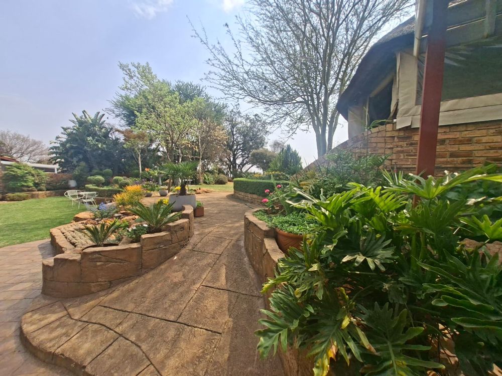 Entrance to lapa from patio