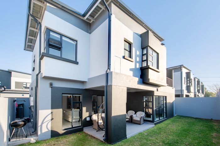 Lonehill Townhouse For Sale: 3 beds, 3.5 baths, secure complex, garden space.