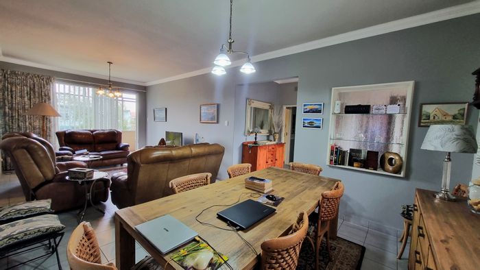 Lambton Townhouse For Sale: 3 Bedrooms, balcony, double garage, spacious layout.