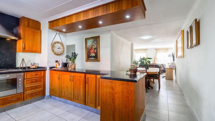 Eden Glen Apartment For Sale: 2 bed, clubhouse, tennis court, pool access.