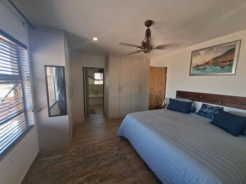 Main bedroom en suite