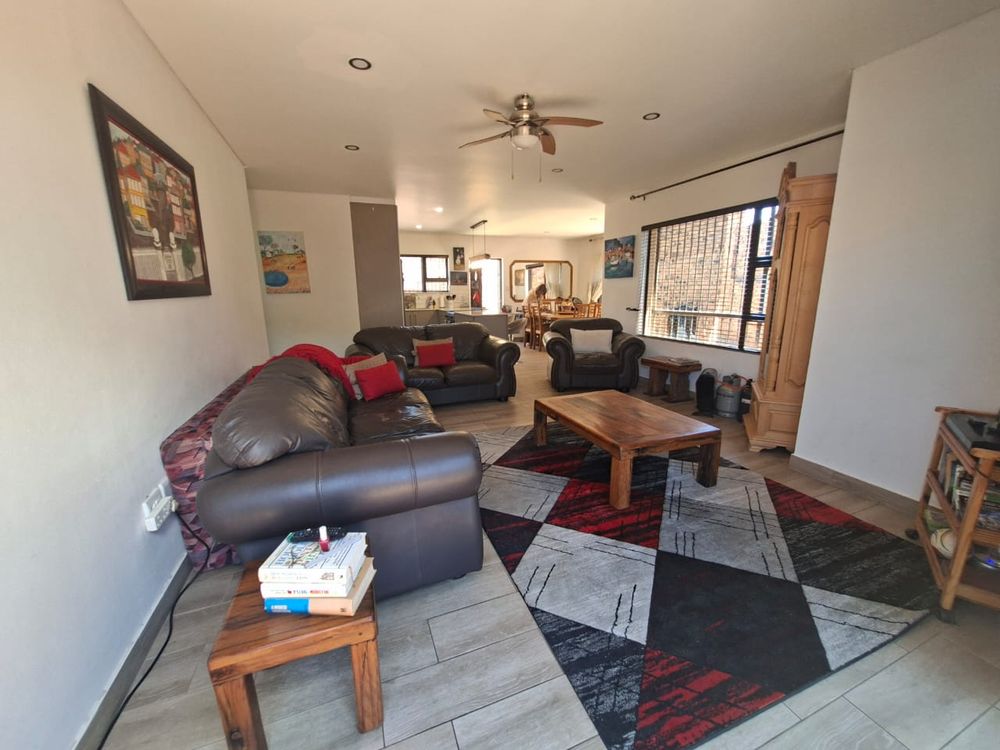 Open plan lounge,dining and kitchen