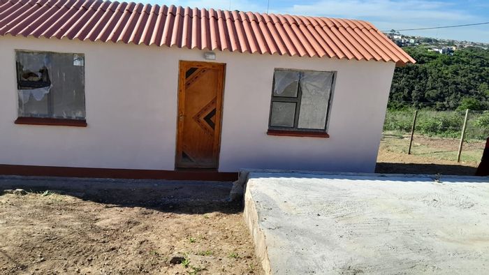 House for Sale in Mdantsane: 2 Bedrooms, spacious yard, ideal for first-time buyers.