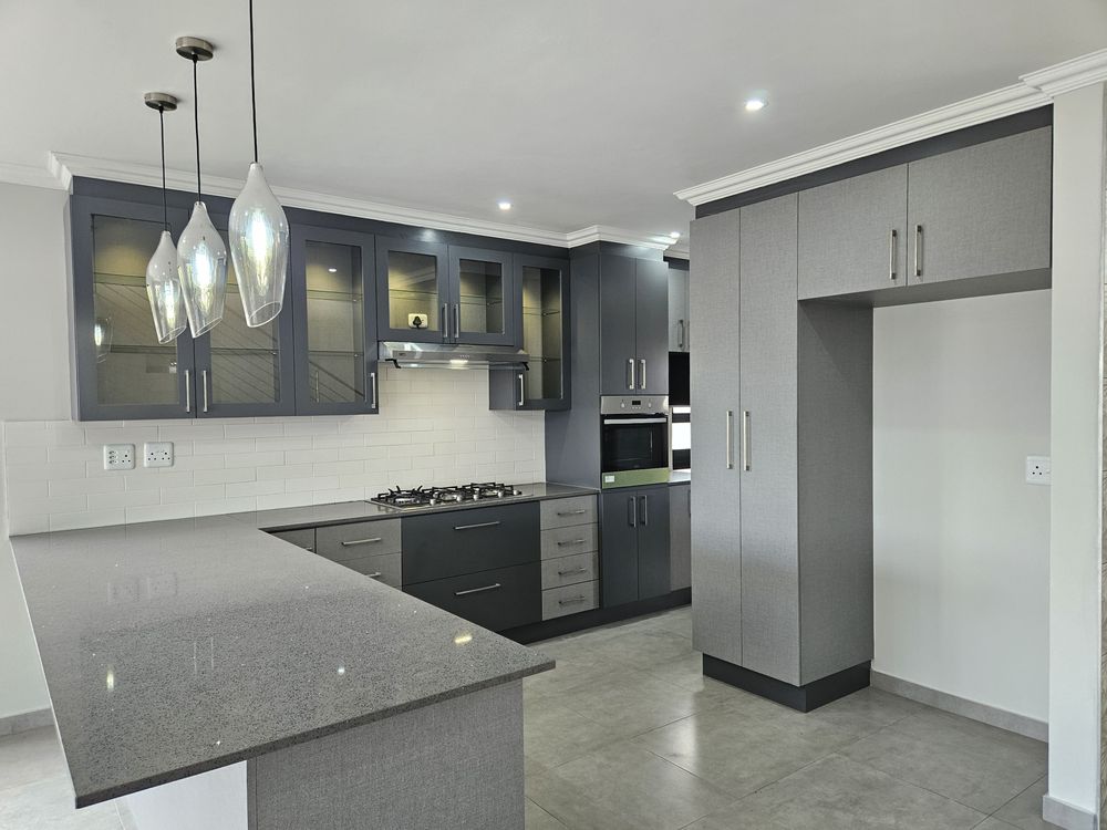 Gas hob & electric oven