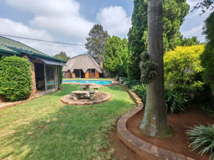 For Sale: Vaalpark House with 3 Bedrooms, Study, Parking for 6 Vehicles.
