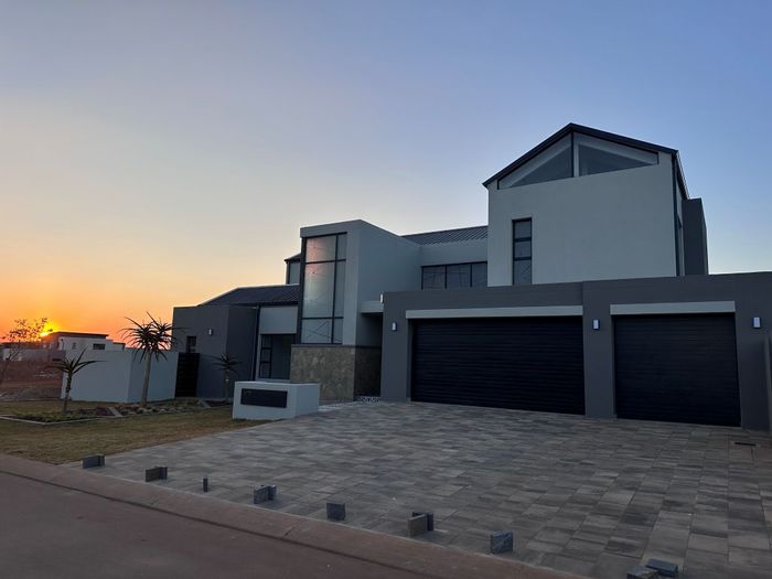 For Sale: Spacious 5-bedroom house in Midstream Heights with pool and entertainment area.