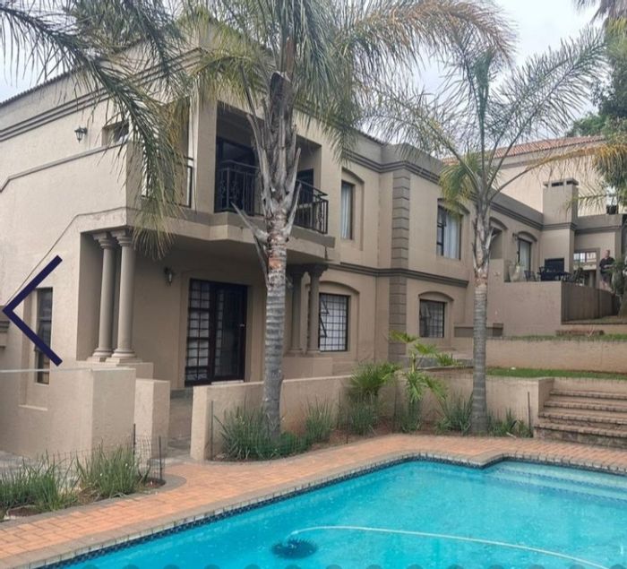 Rangeview Townhouse To Rent: 2 Bedrooms, furnished, open plan living, utilities included.