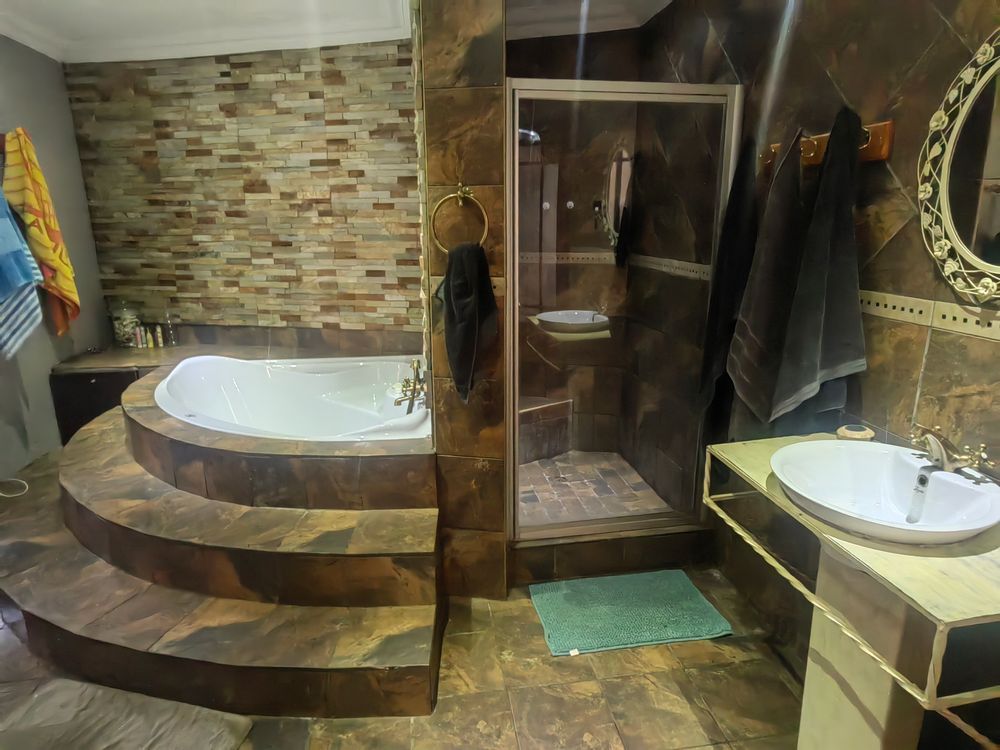 Spa bathroom with Sauna in