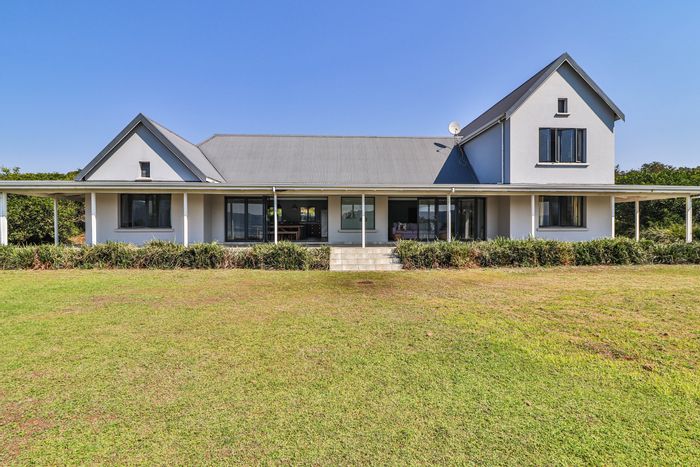 House for Sale in Albert Falls: 4 bedrooms, lakeside views, ideal for outdoor activities.