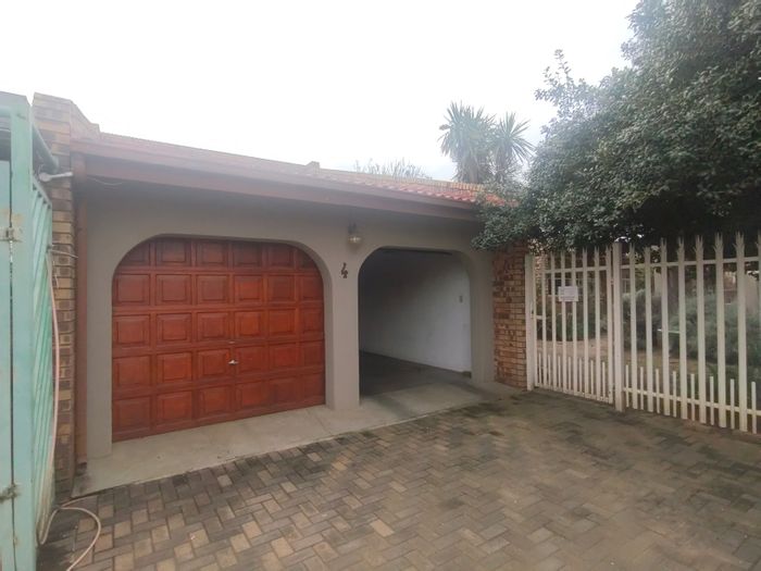 Family home for sale in Ferryvale: 3 beds, study, double garage, ample parking.
