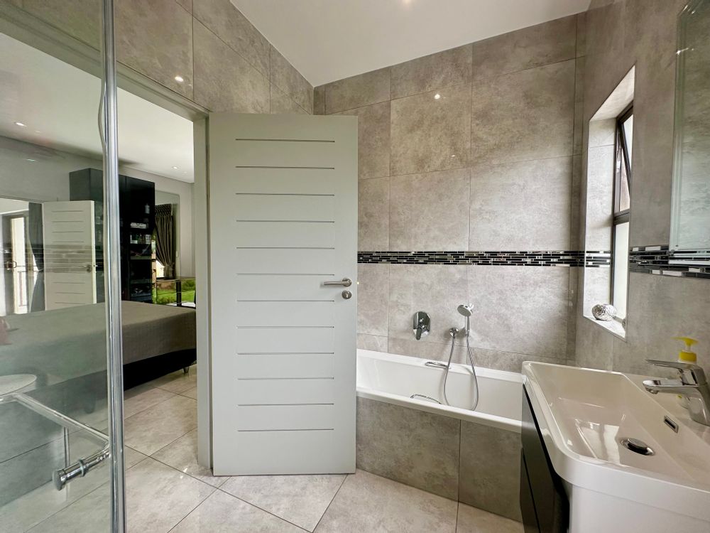 Third Bedroom En-suite