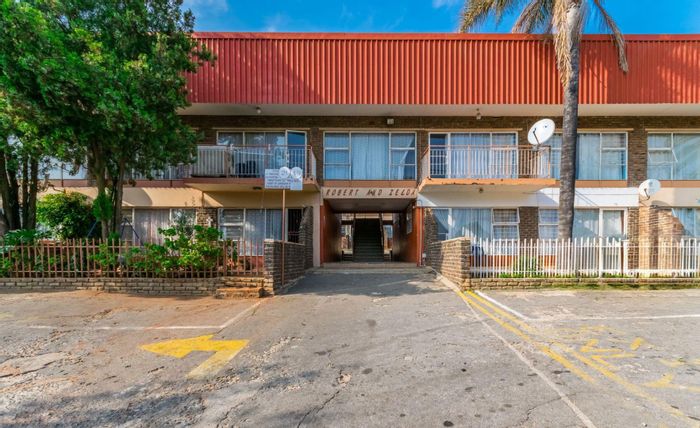 For Sale: 3-Bedroom Apartment in Wentworth Park with Balcony and Covered Parking.