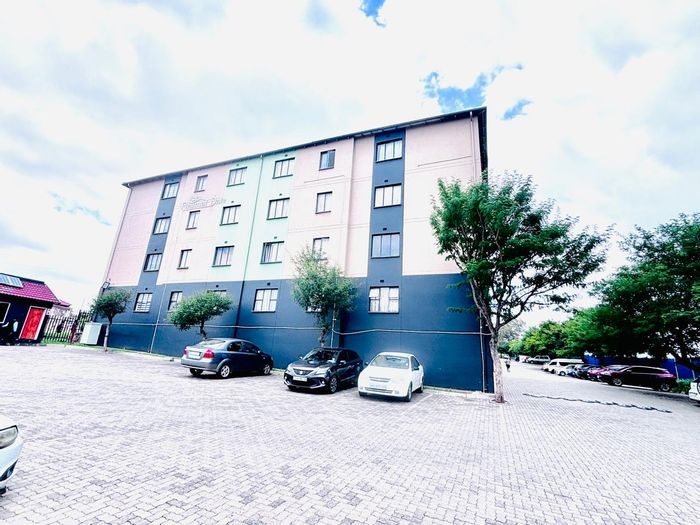 Fleurhof Apartment For Sale: 2 bedrooms, secure complex, close to amenities.