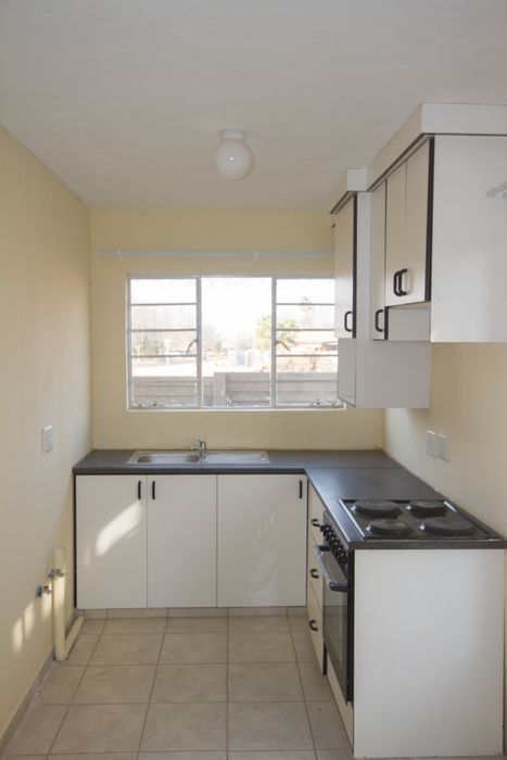 Kriel Central Apartment To Rent: 2 Bedrooms, Open Plan Living, Prepaid Electricity.