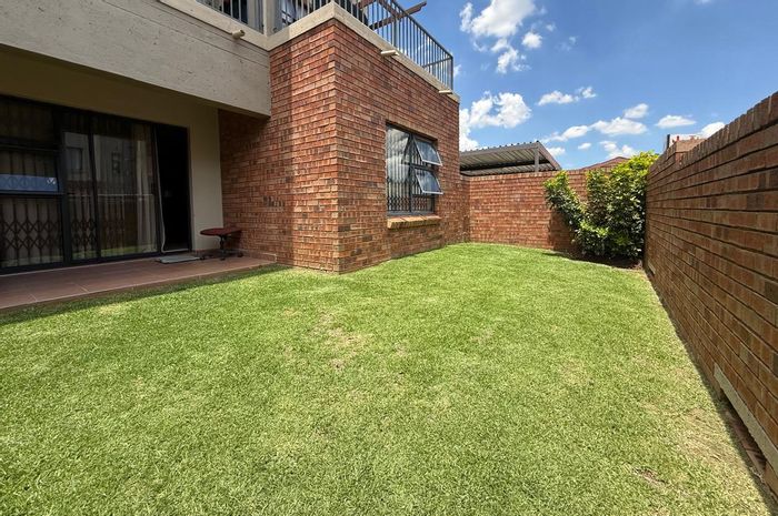 For Sale: Townhouse in Wilgeheuwel with garden, secure complex, close to amenities.