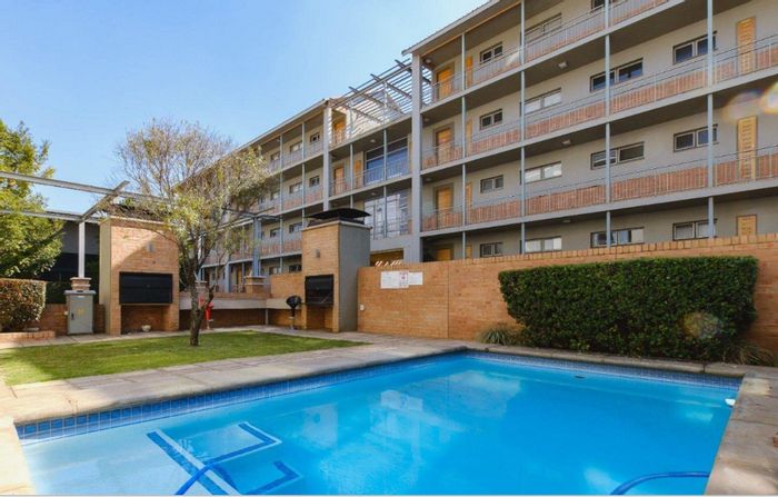 Brooklyn Apartment For Sale: 1 Bed, Balcony, Pool, Gym, Secure Access.